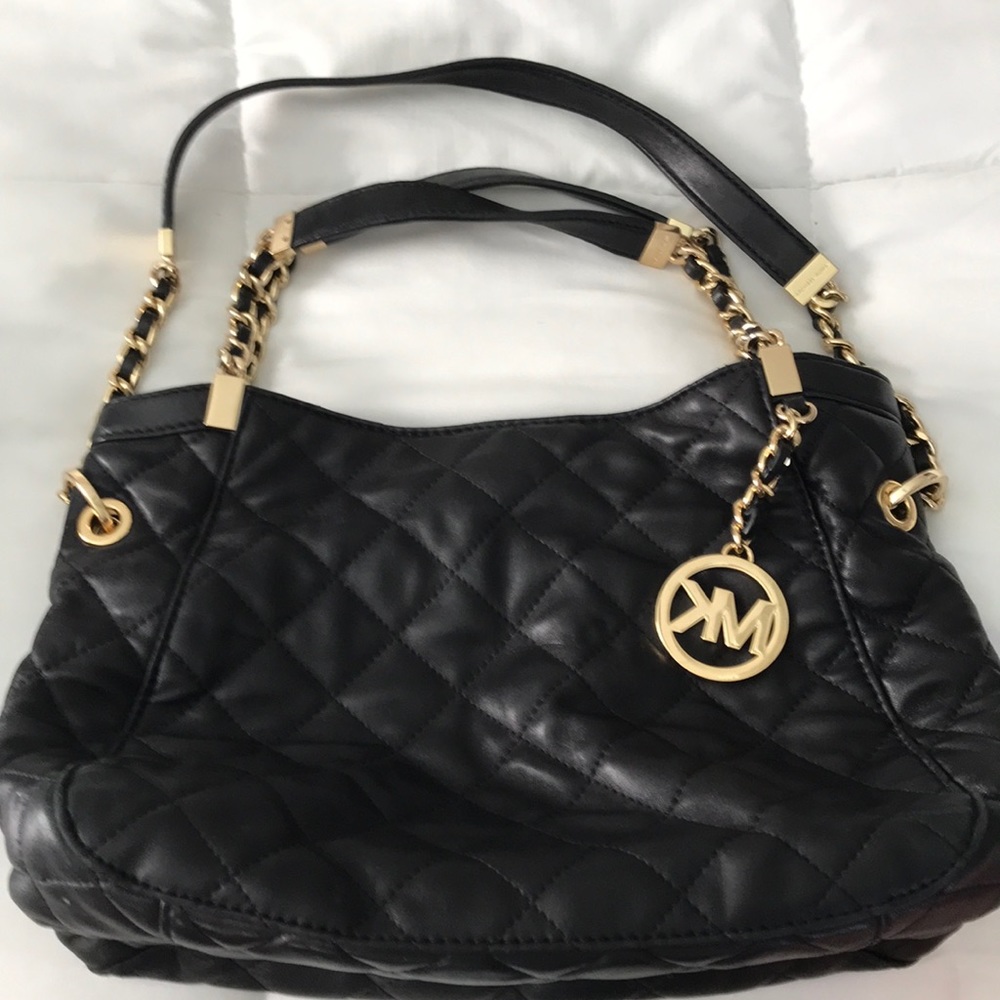 Authentic Micheal Kors Quilted bag / Leather